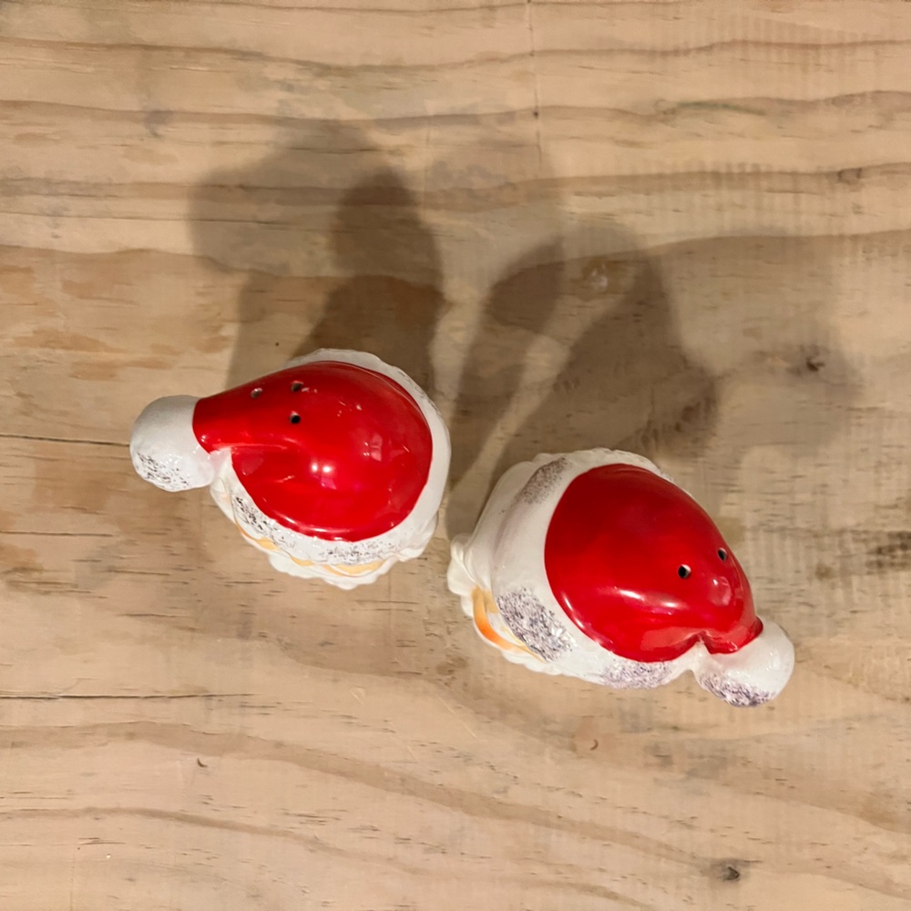 🎅 VINTAGE winking santa salt and pepper shakers - Picture 6 of 7